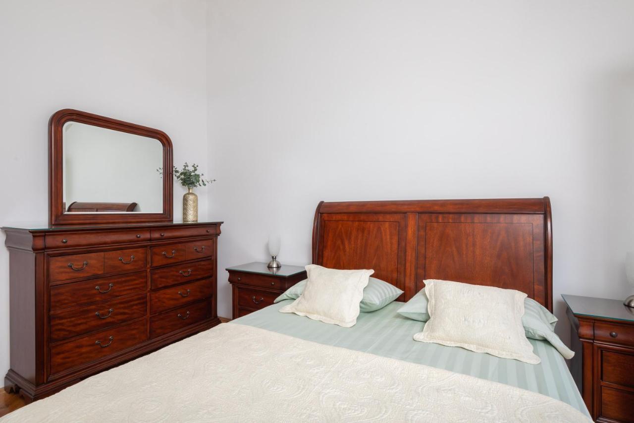 Beachfront Xxl - 2 Apartments Together - Lokva Rogoznica Luaran gambar