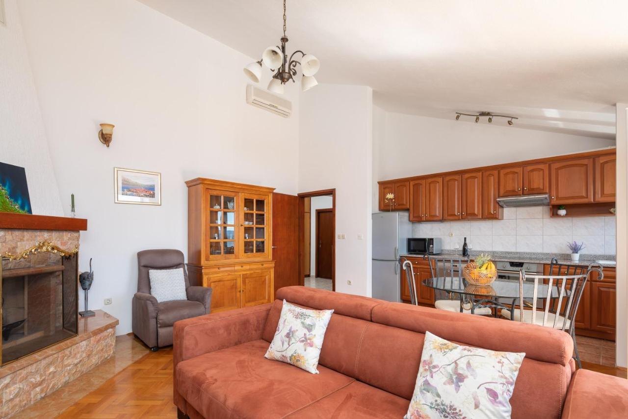 Beachfront Xxl - 2 Apartments Together - Lokva Rogoznica Luaran gambar