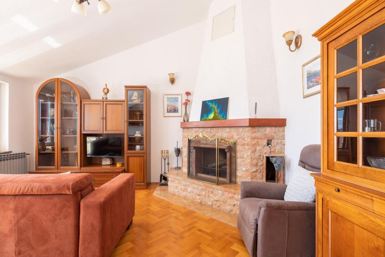 Beachfront Xxl - 2 Apartments Together - Lokva Rogoznica Luaran gambar