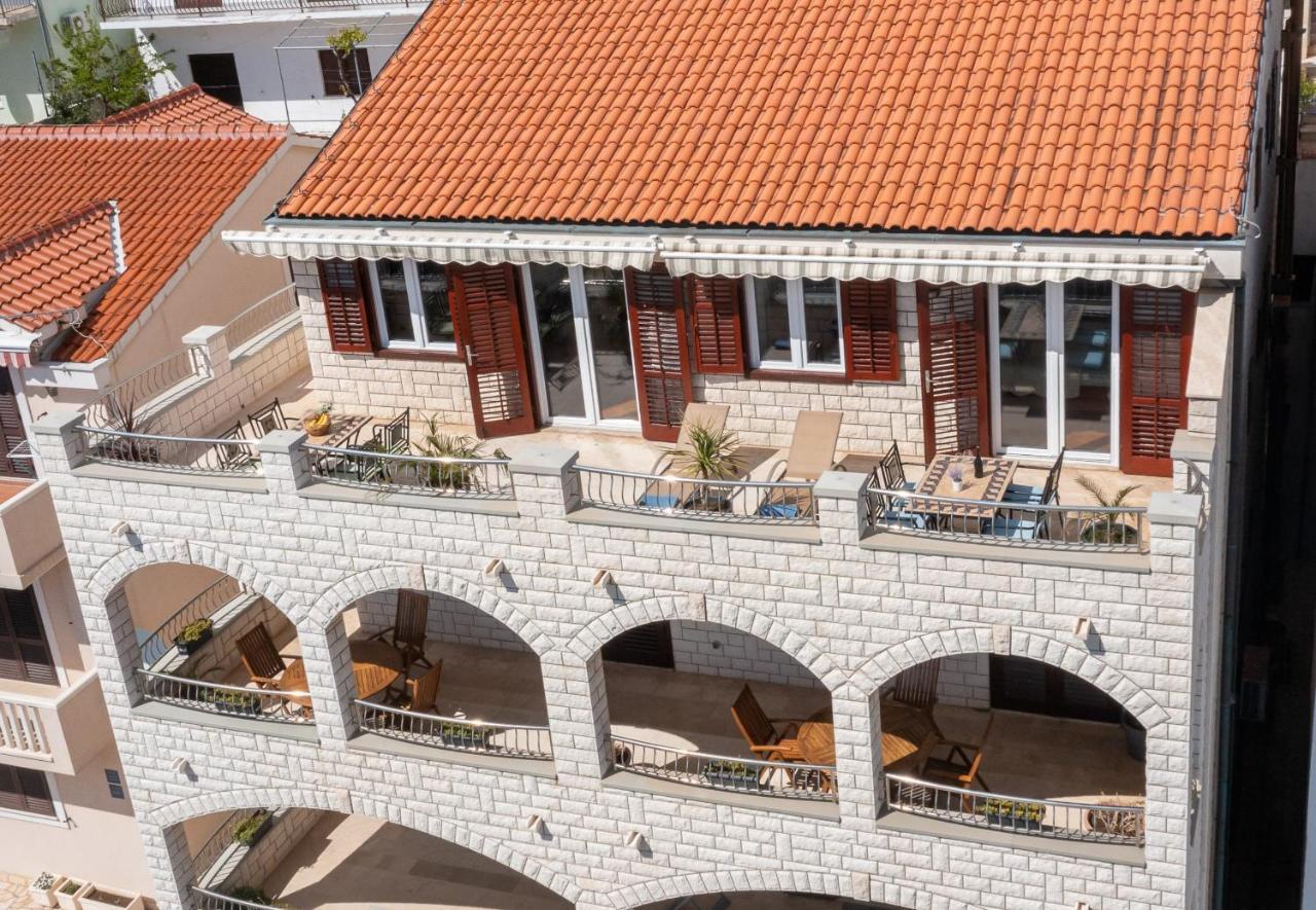 Beachfront Xxl - 2 Apartments Together - Lokva Rogoznica Luaran gambar