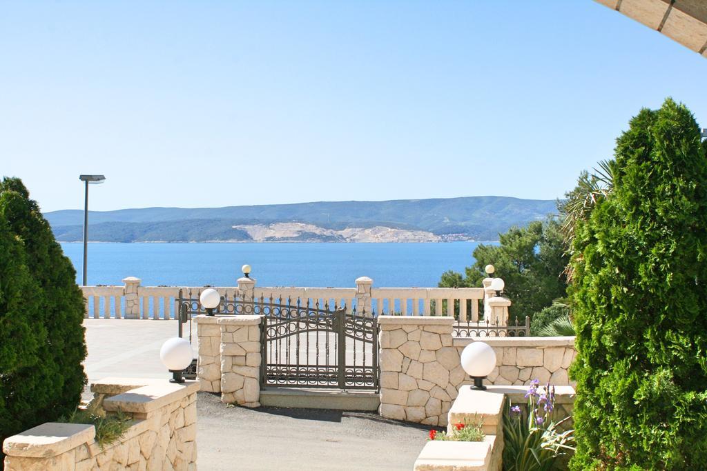 Beachfront Xxl - 2 Apartments Together - Lokva Rogoznica Luaran gambar